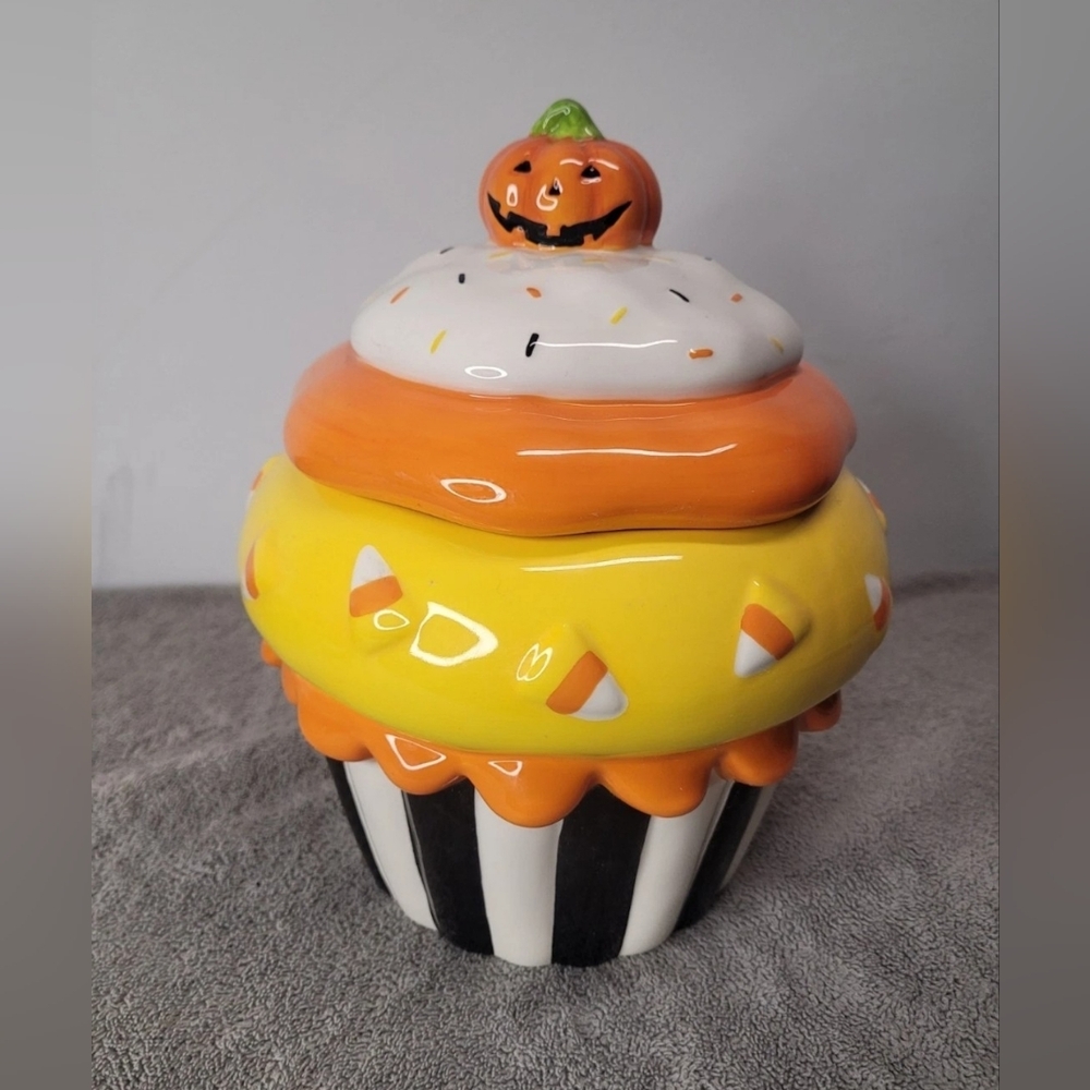 Halloween Pumpkin Cupcake Cookie Jar Ceramic Kohls Retired Candy Corn 10"